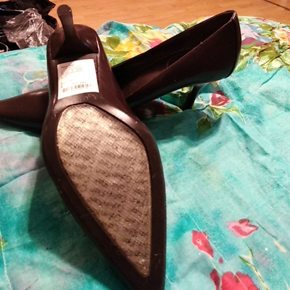 Heels - Picture 2 of 2